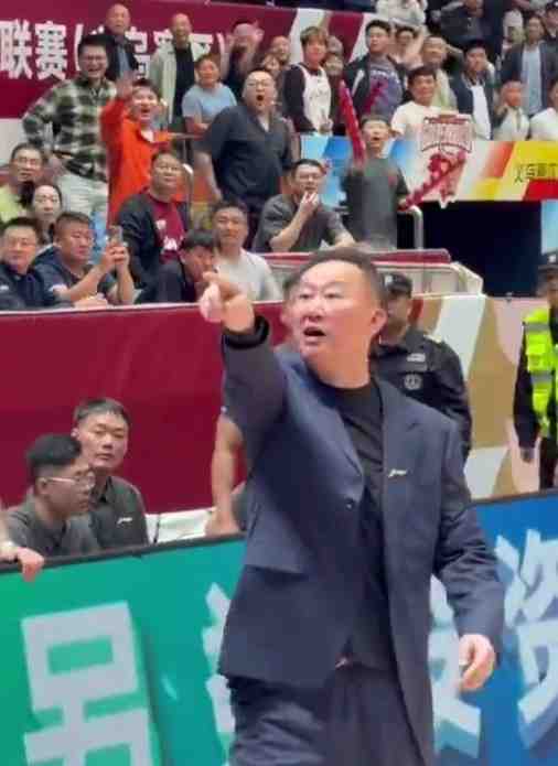 媒体人:浙江球迷和刘维伟算是爱之深恨之切 这些年一直恩怨不断